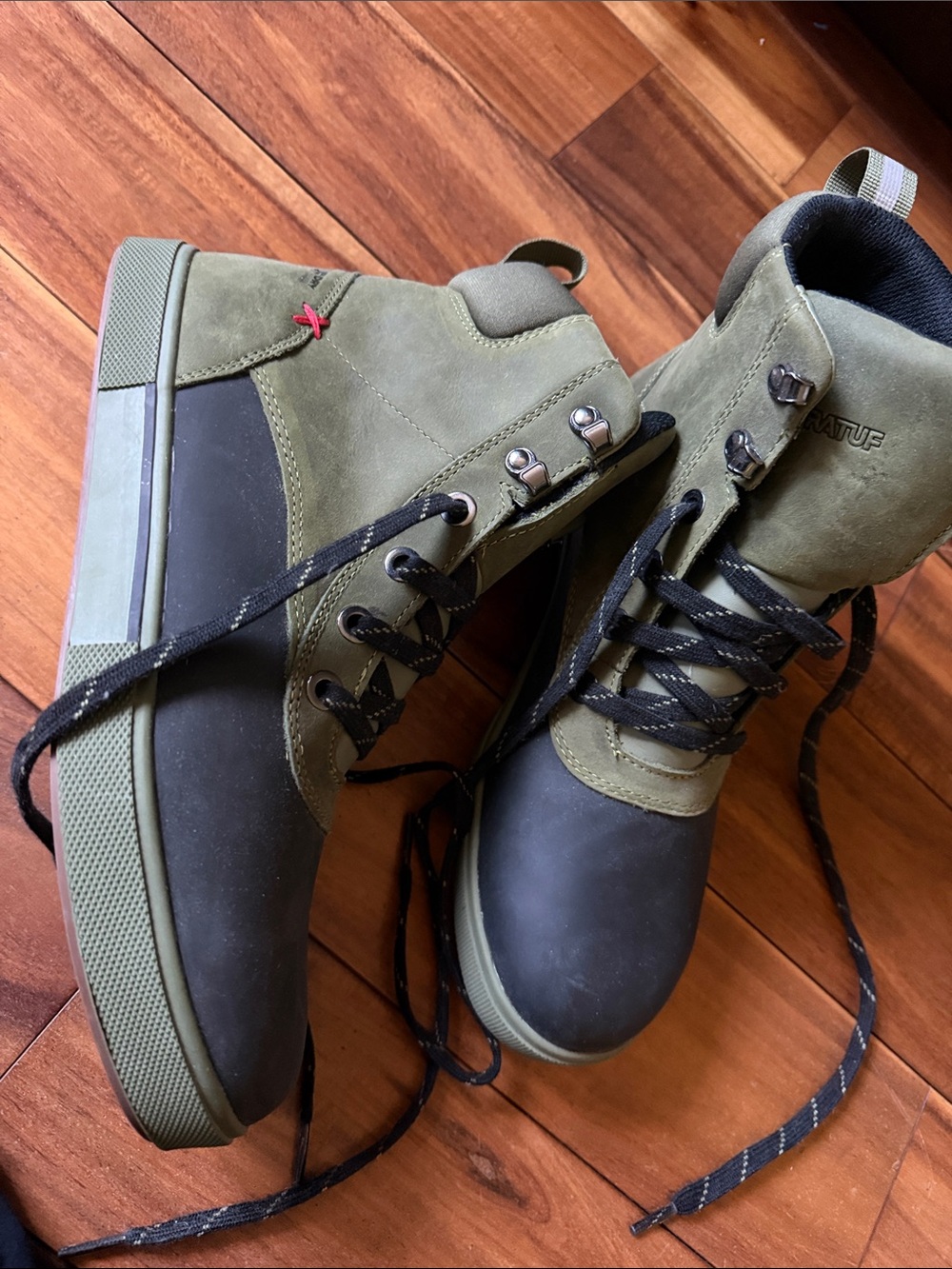 Xtratuf leather lace up
Rainboots